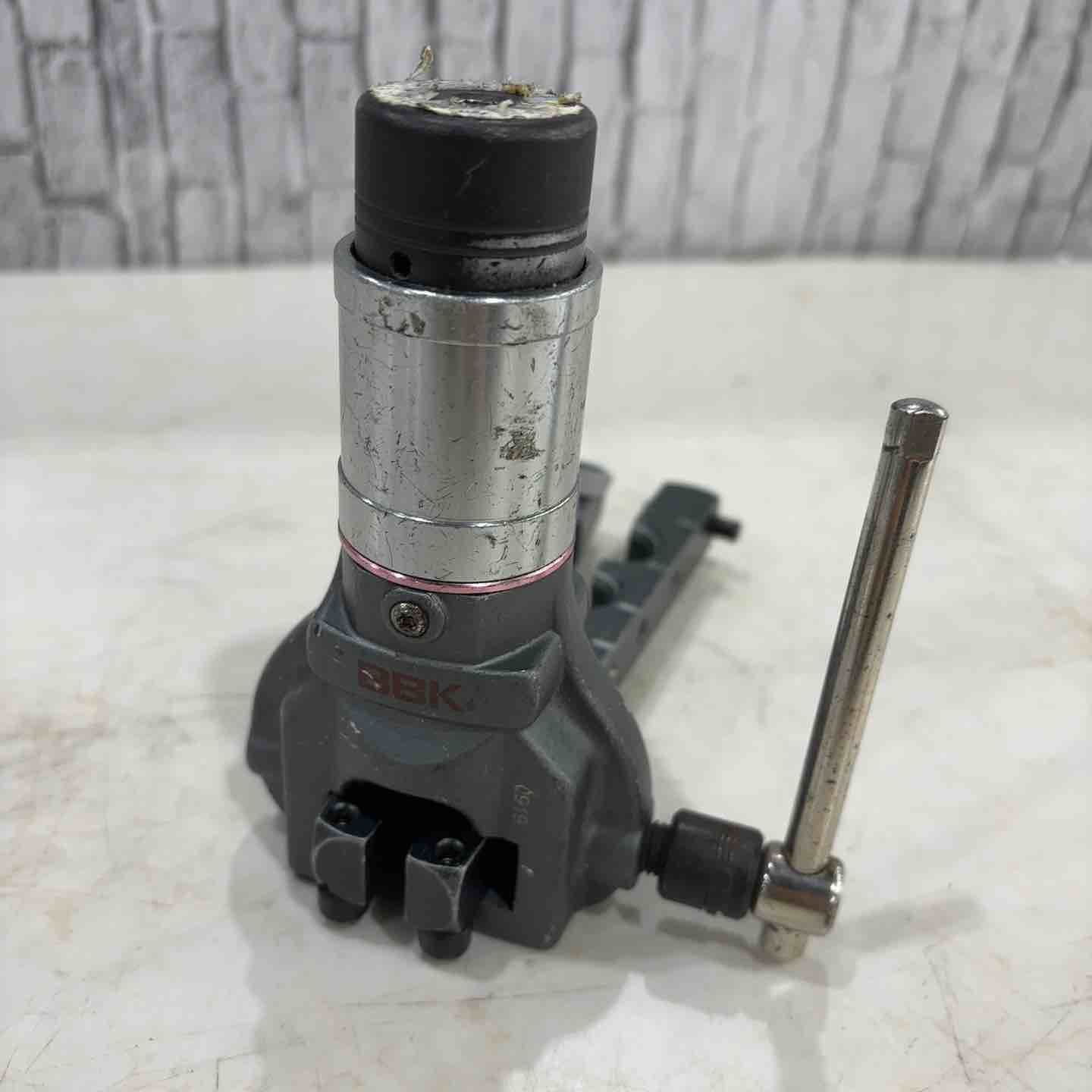 ◇BBK(文化貿易工業) 超軽量フレアツール(シリンダー付) 700-DPC【川口