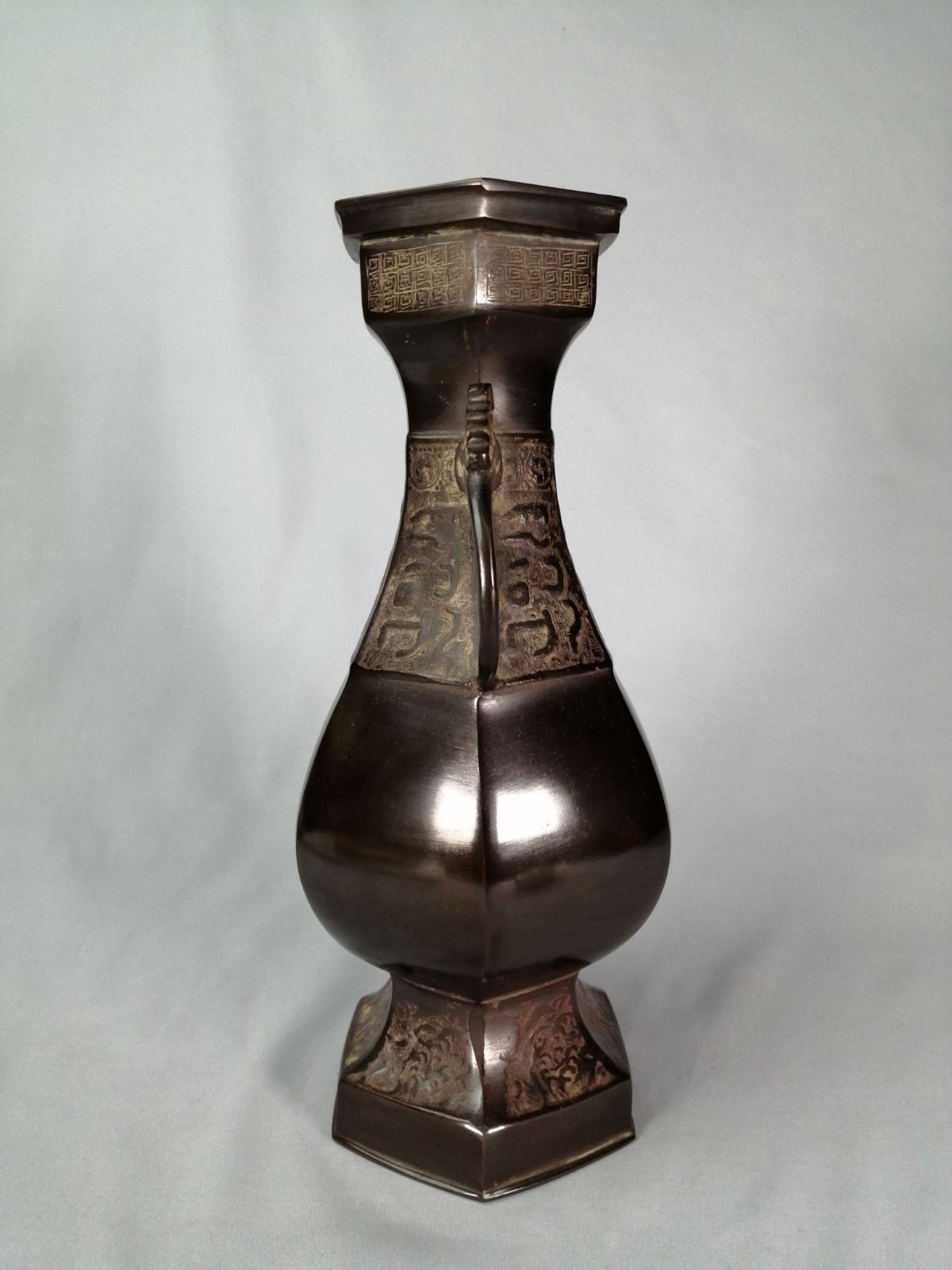 茶事具 古銅写六角耳付花入