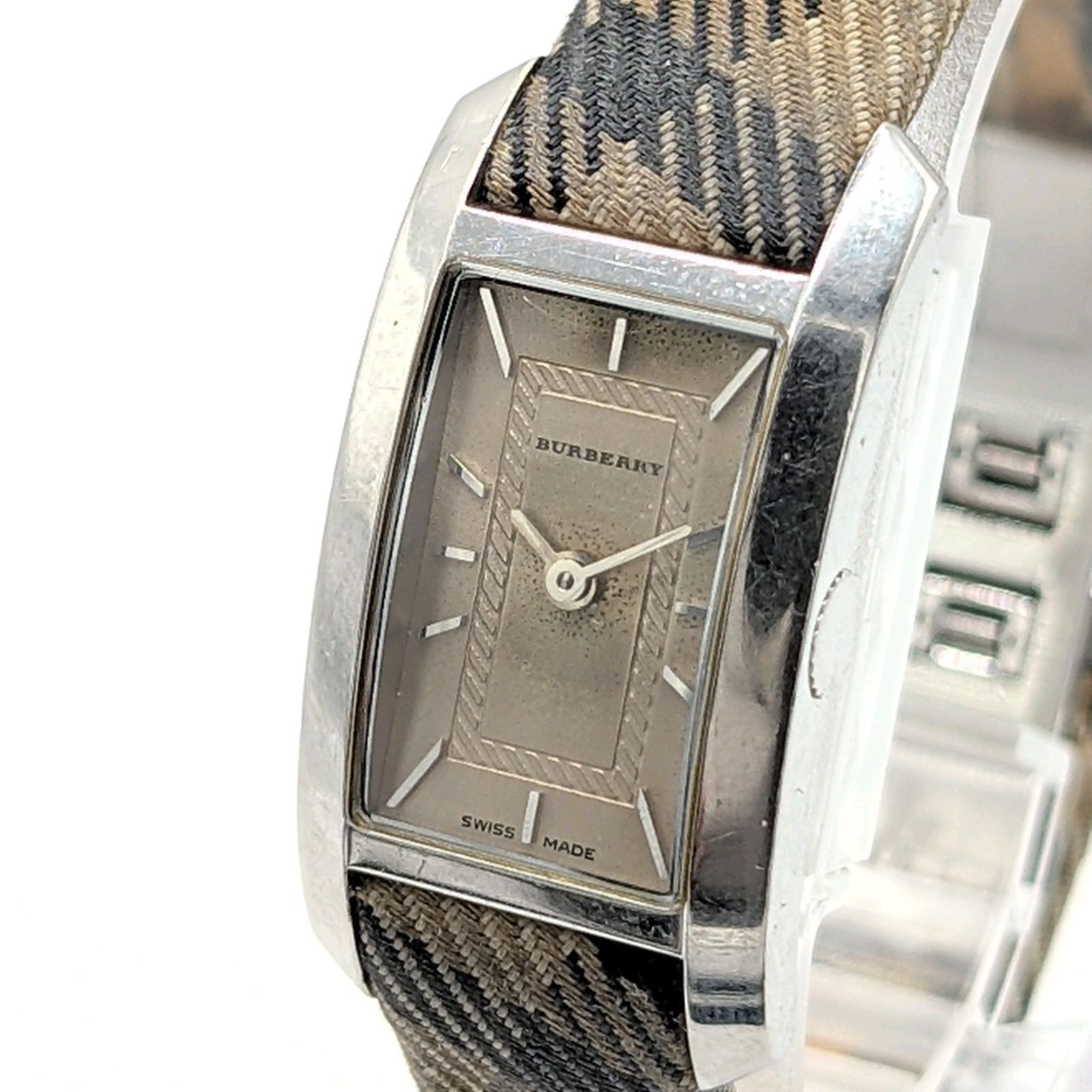 Burberry Watch Quartz Check Ladies Square Silver Y 2 K 00 S Vintage バーバリー 時計 クオーツ ノバチェック レディース スクエア シルバー ヴィンテージ 不動品