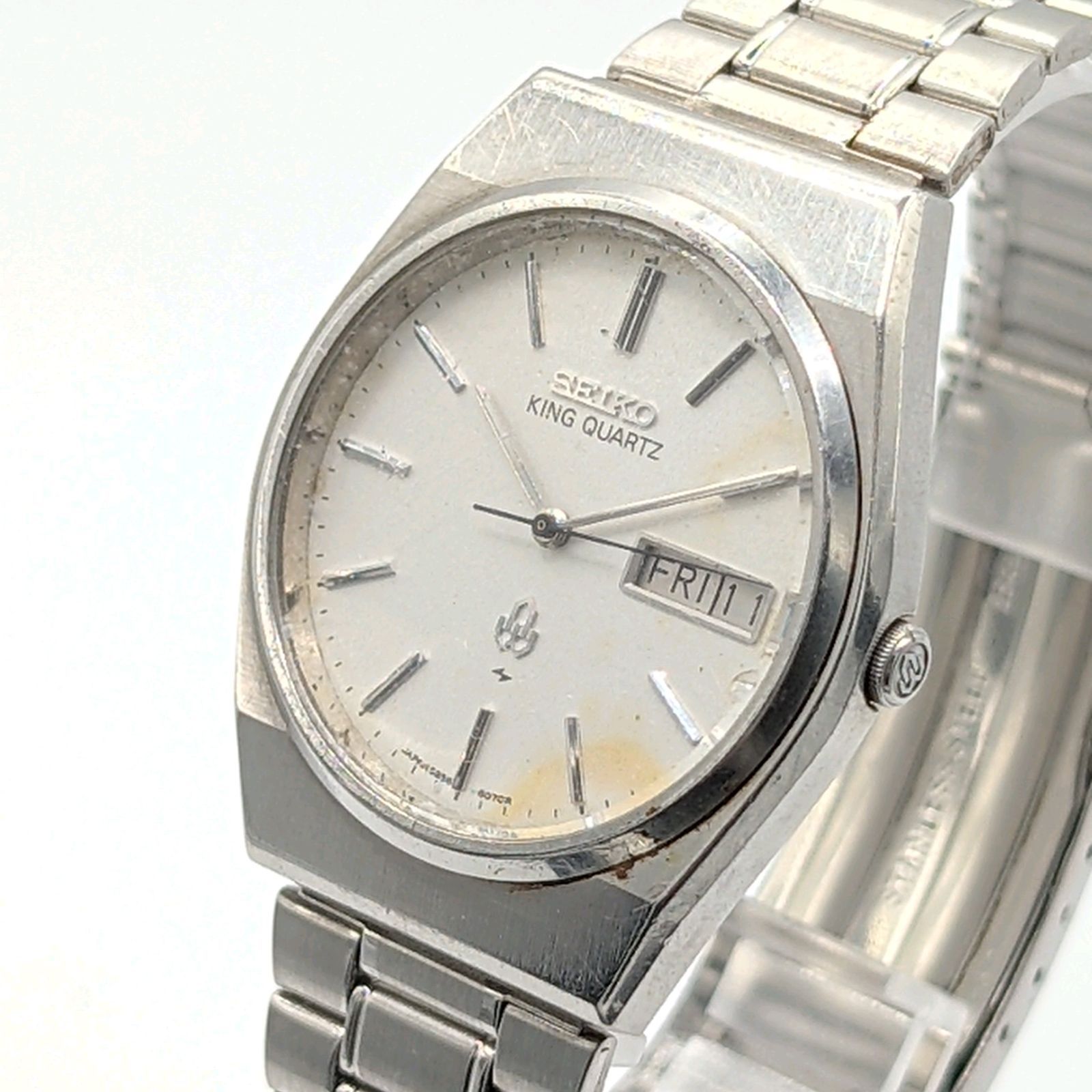 SEIKO KING Quartz 5856 8070 Watch Men s Round Silver White dial Day Date Working セイコー キングクオーツ 時計 クオーツ メンズ ラウンド シルバー 白文字盤 デイデイト 不動品