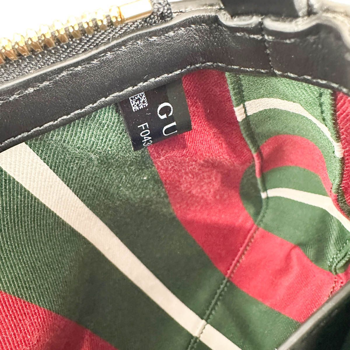 GUCCI 】グッチ 815218 GGエンブレム スモール ショルダーバッグ 