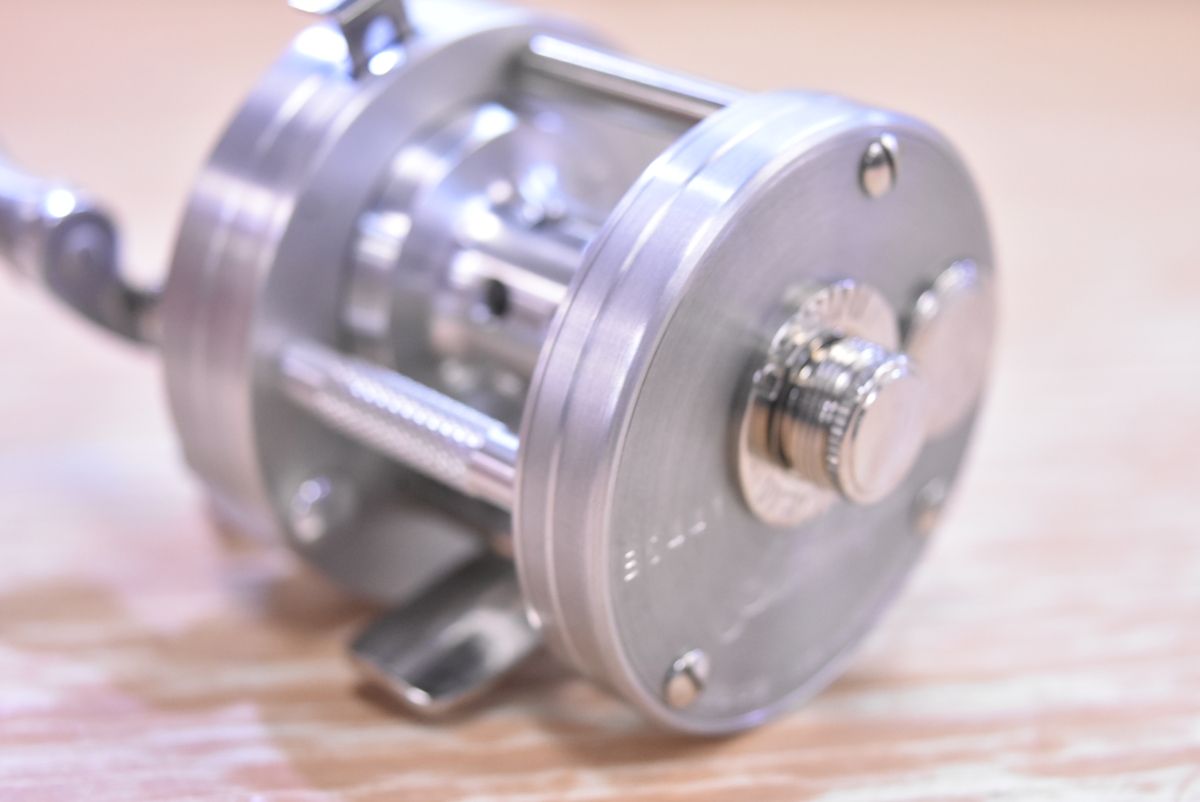 五十鈴工業 BC441 SSS シルバーアッシュ 左 ISUZU VINTAGE ベイト