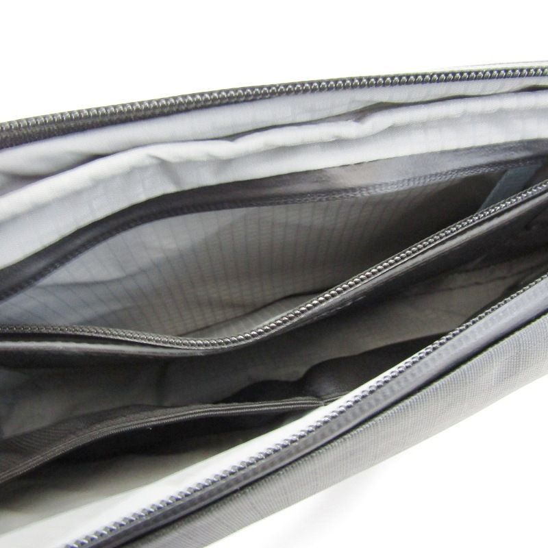 美品 Re:formXB:01 CROSSBODY 3L防水 RE:FORM® XB:01 (CROSSBODY) SLING BAG