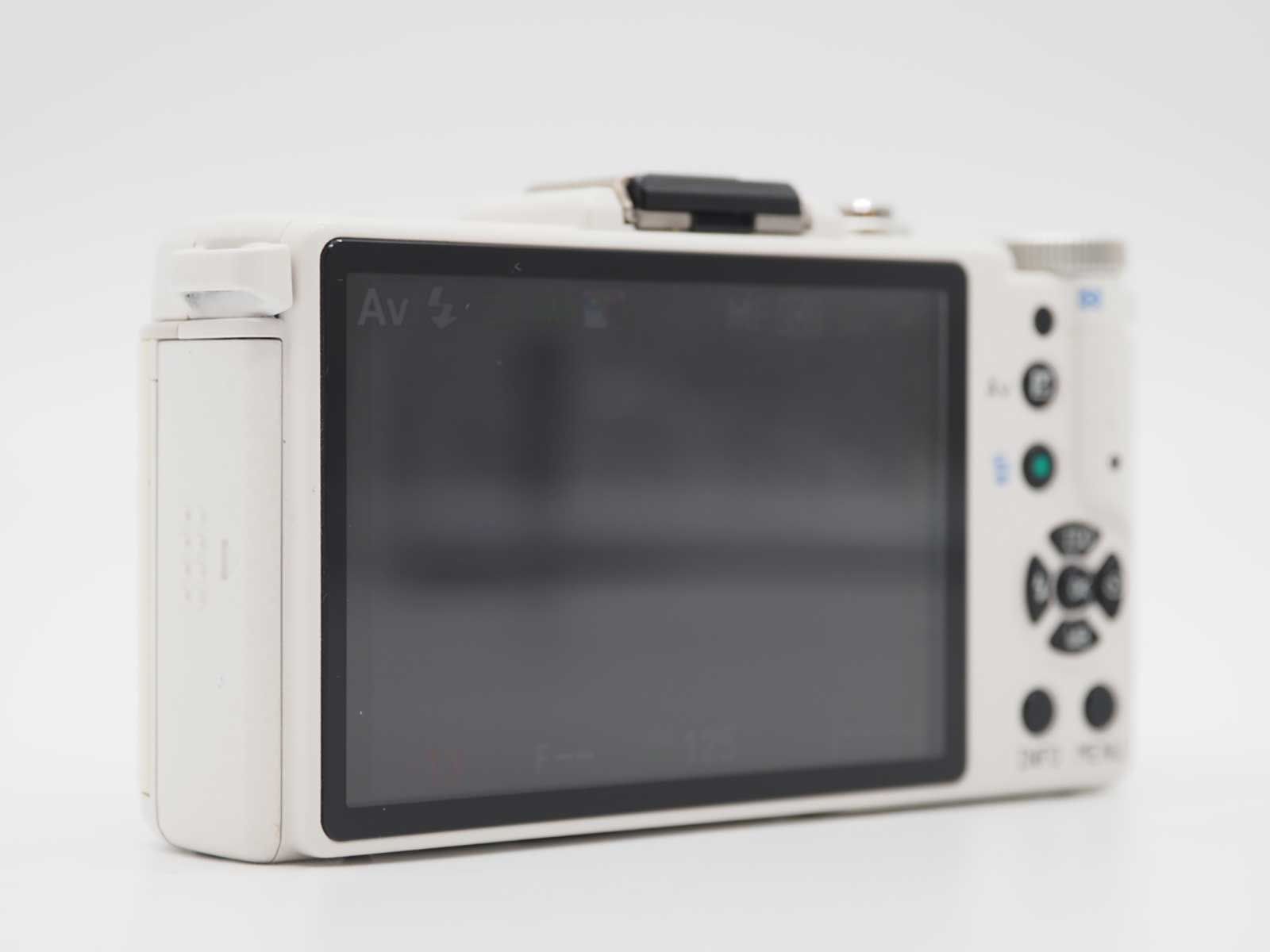 ペンタックス Pentax Q 12.4MP Digital Camera White 02 Lens 1567