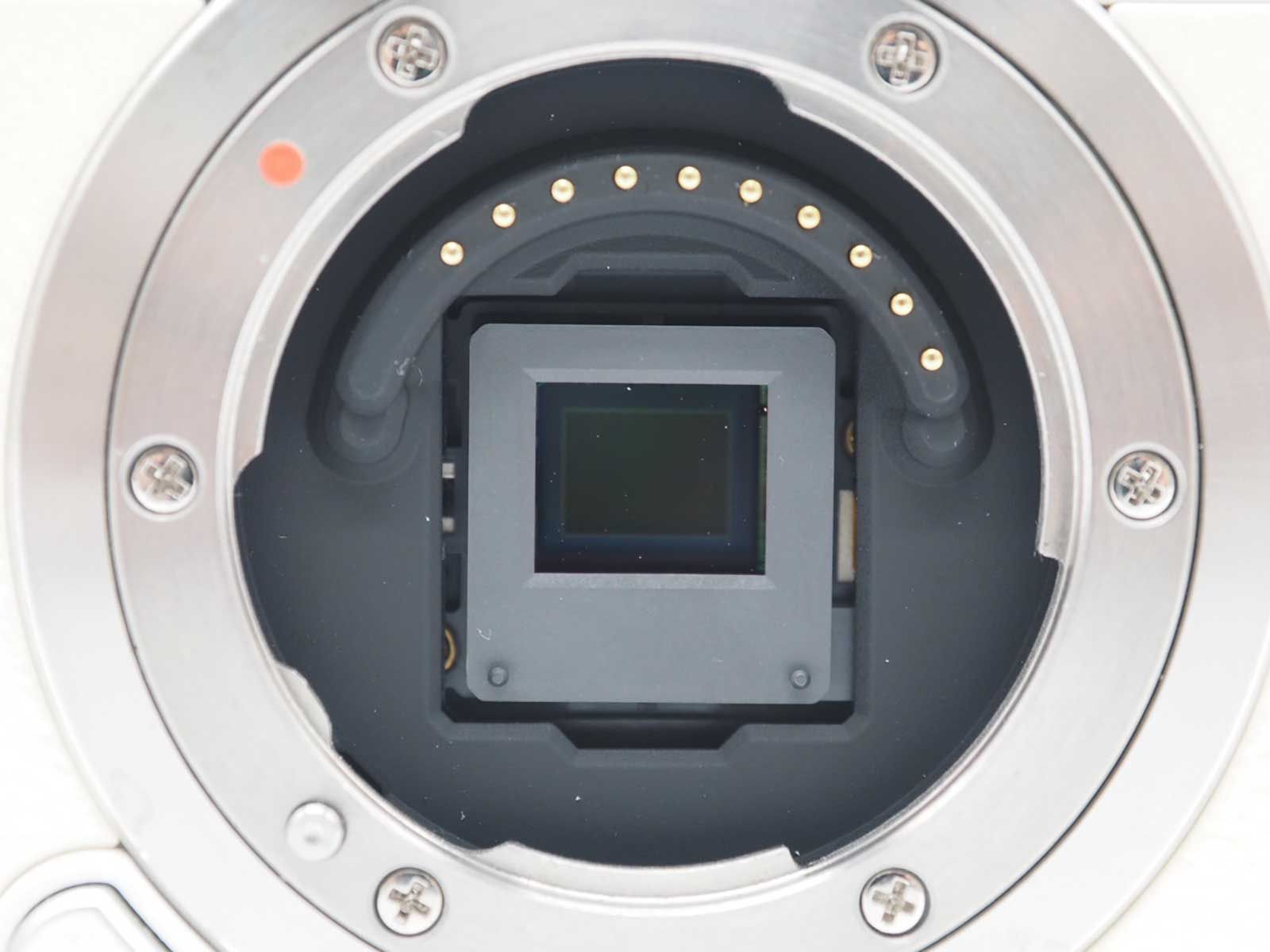 ペンタックス Pentax Q 12.4MP Digital Camera White 02 Lens 1567