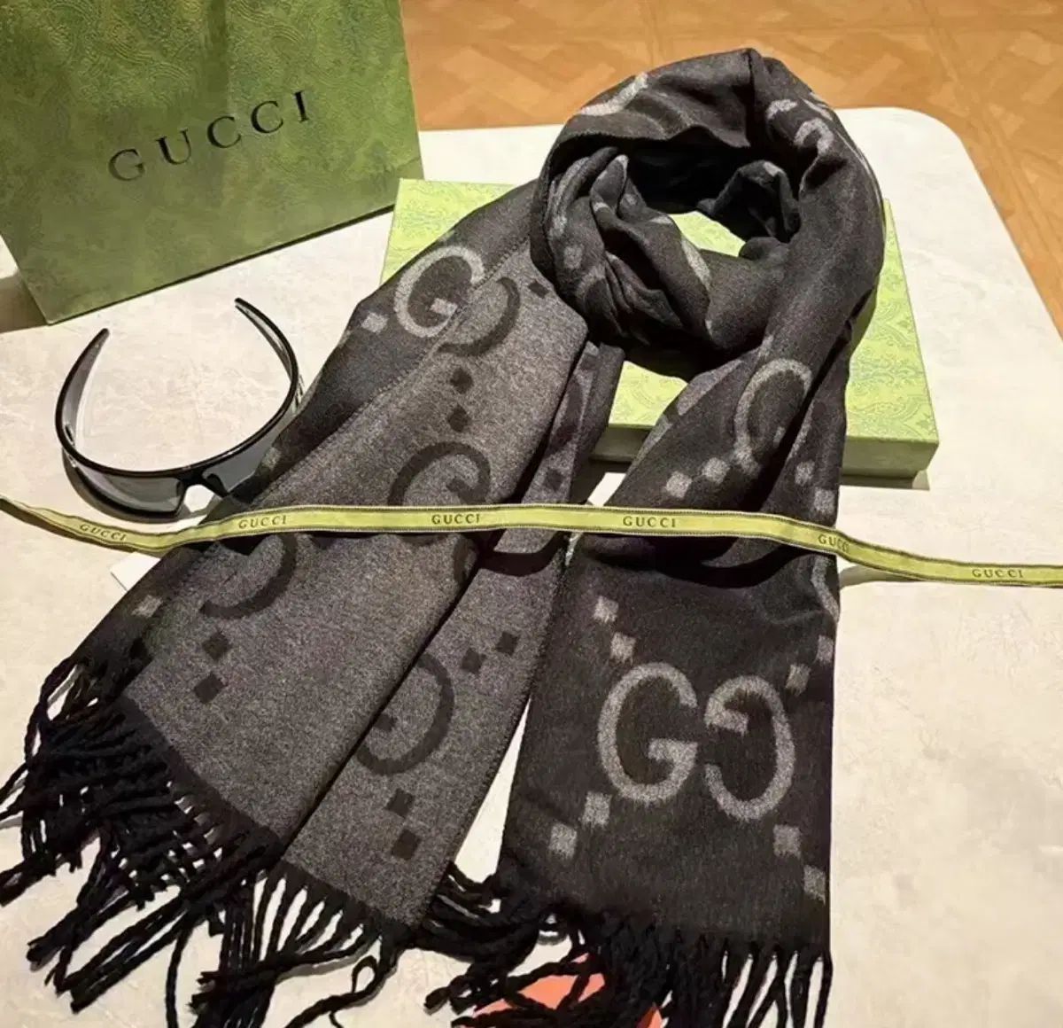 グッチ　中古品　GG柄マフラー　ブラック グッチ GG ロゴ マフラー ブラック/グレー - メルカリ
