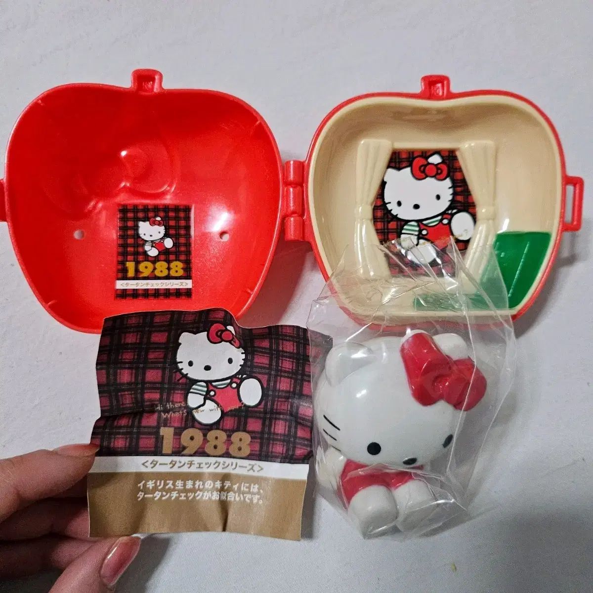 ハローキティ　セット売り ハッピーセット ハローキティ 正規品 1988 りんご フィギュア 新品