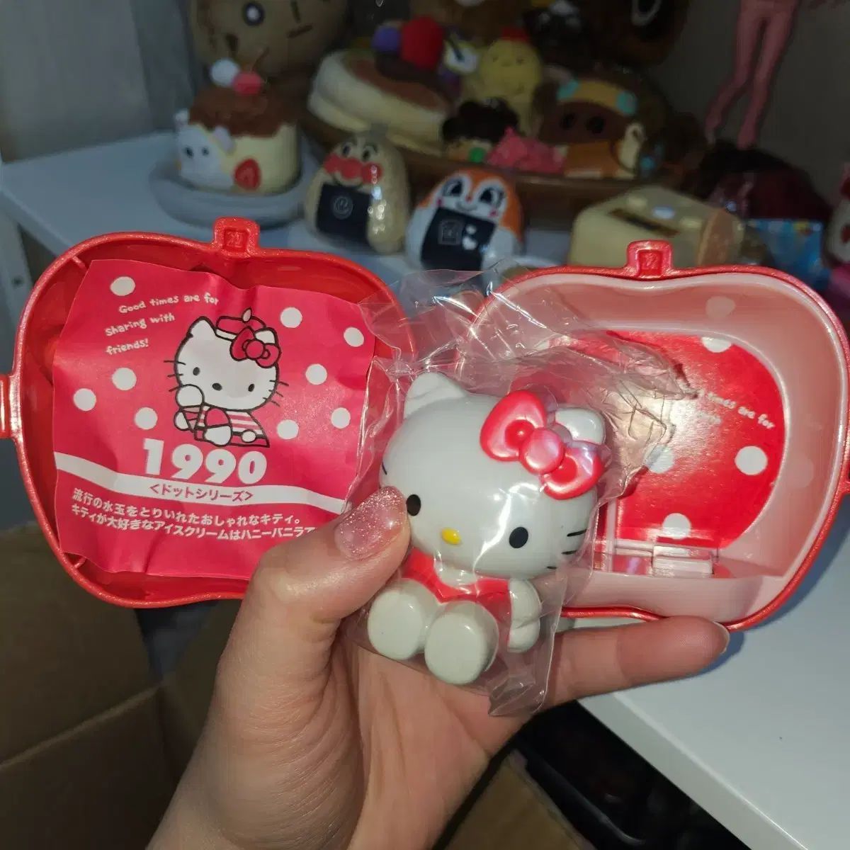 ハローキティ レトロキティー 1990 ハッピーセット りんご フィギュア