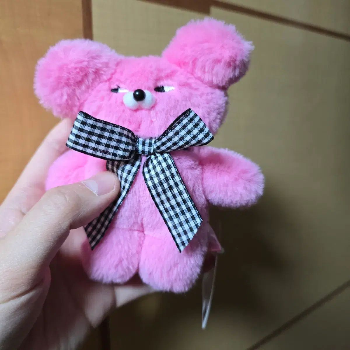 ワサビ クマ ピンク ぬいぐるみ キーホルダー
