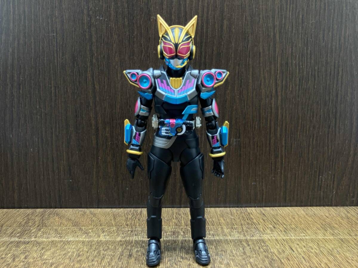 S.H.Figuarts 仮面ライダーナーゴ ビートフォーム 魂ウェブ商店限定 