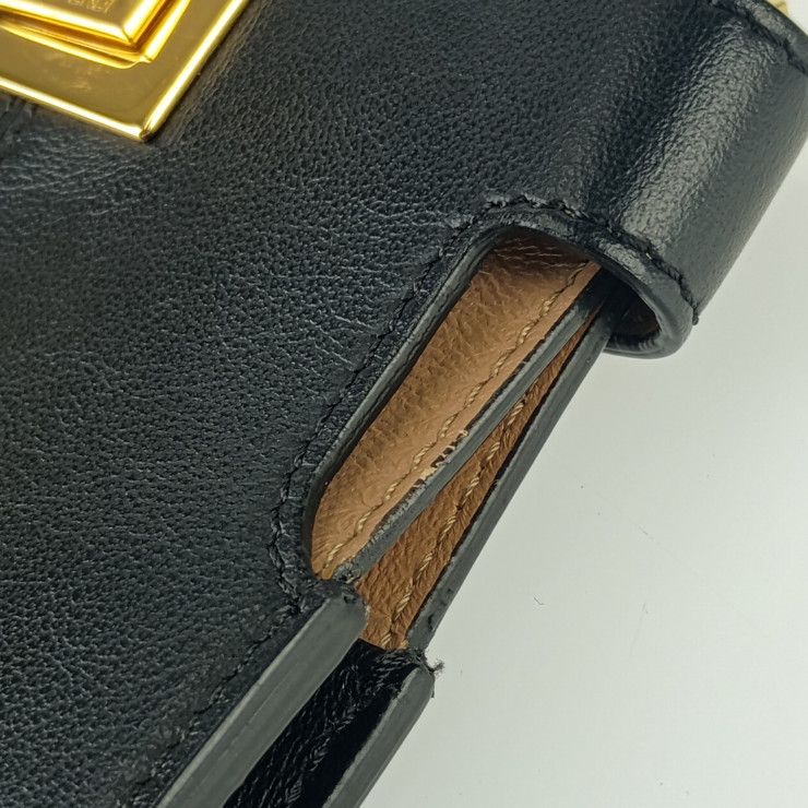 美品 FENDI フェンディ ショルダーバッグ ピーカブー ピーカフォン