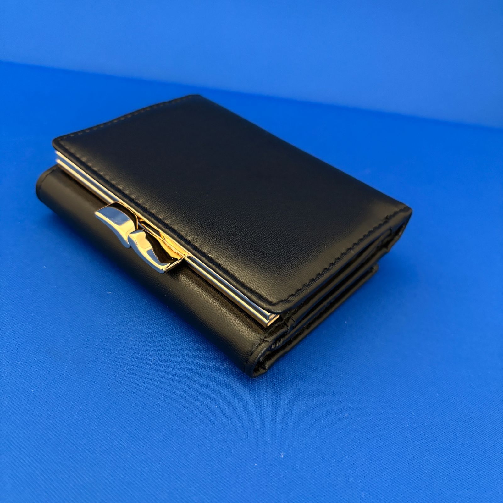 新品・正規品】ヴィヴィアンウエストウッド 三つ折財布 BLACK 無光沢 6