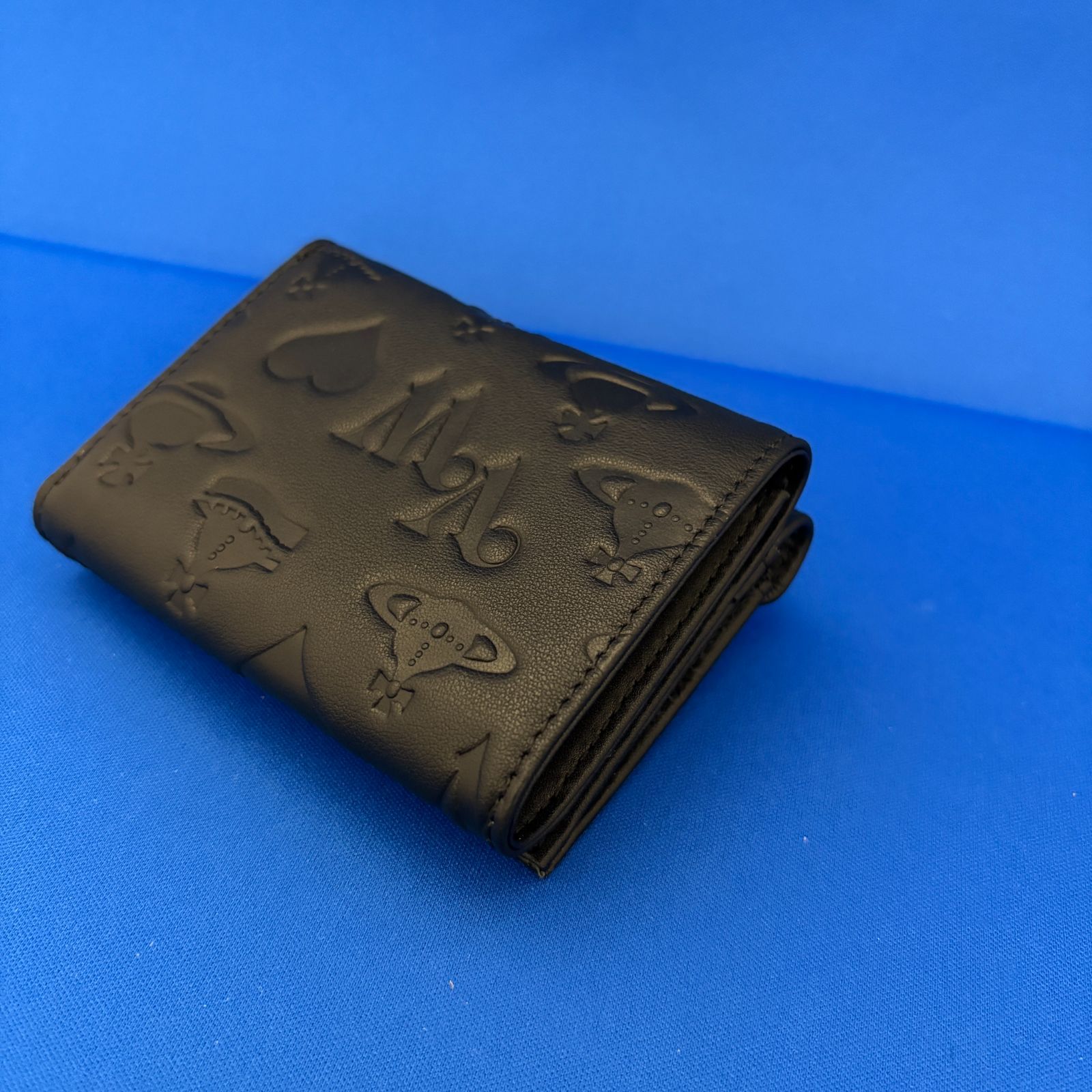 新品・正規品・お買い得！】ヴィヴィアンウエストウッド 三つ折財布
