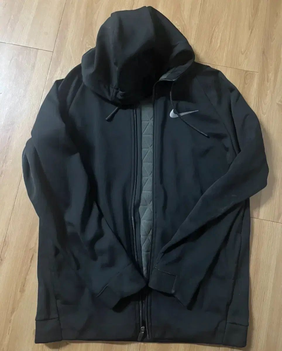 ナイキ サーマ スフィア フルジップ フーディー ジャケット L - メルカリ