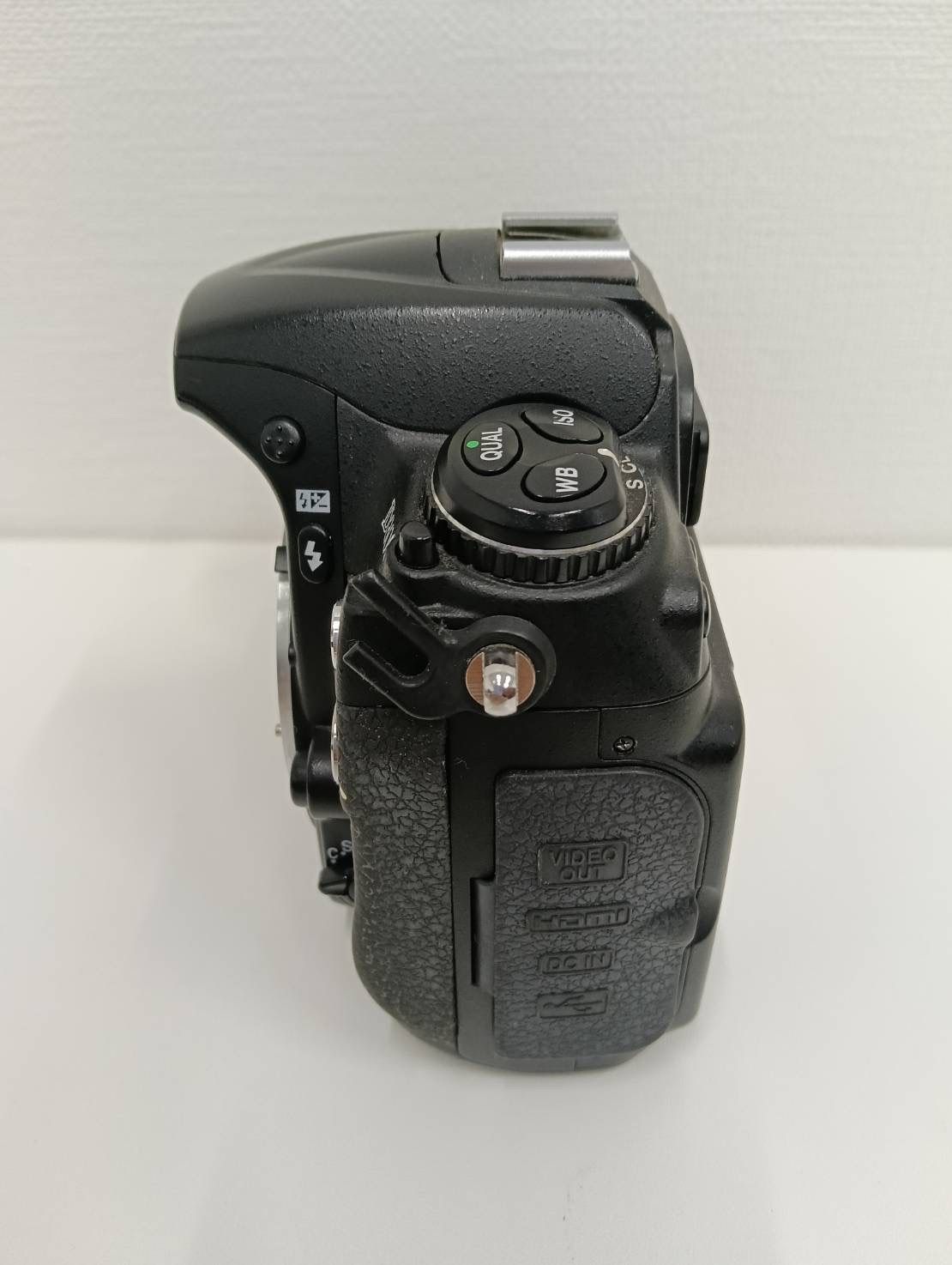 品 NikonニコンD300 デジタルカメラ ボディ デジカメ カメラ ☆美品
