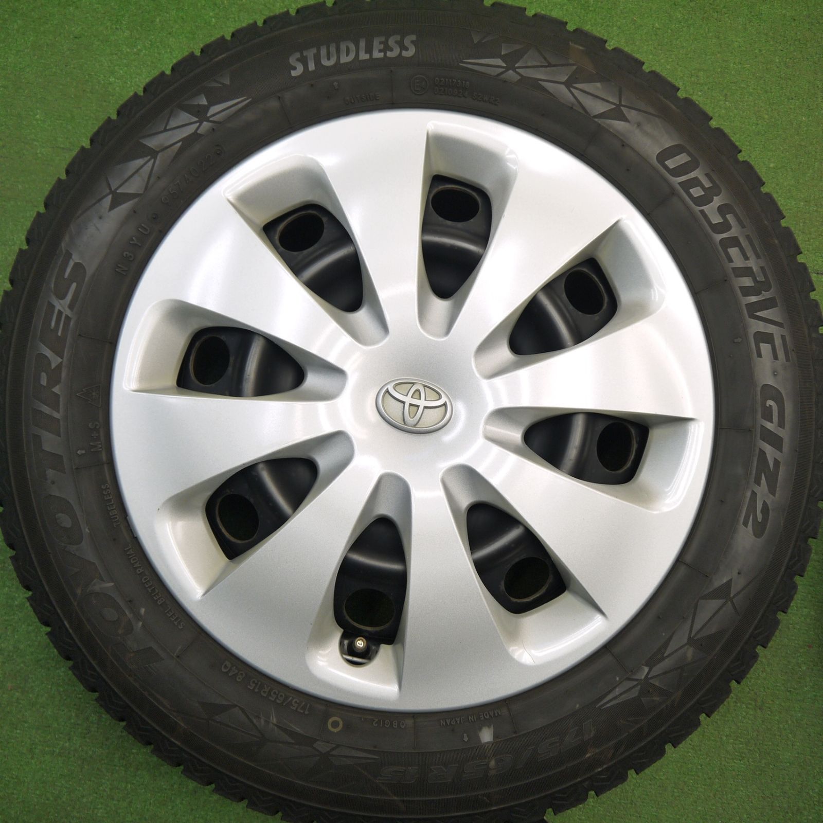 バリ溝！22年！キレイ！8.5分☆トヨタ アクア 純正 スチール 175/65R15