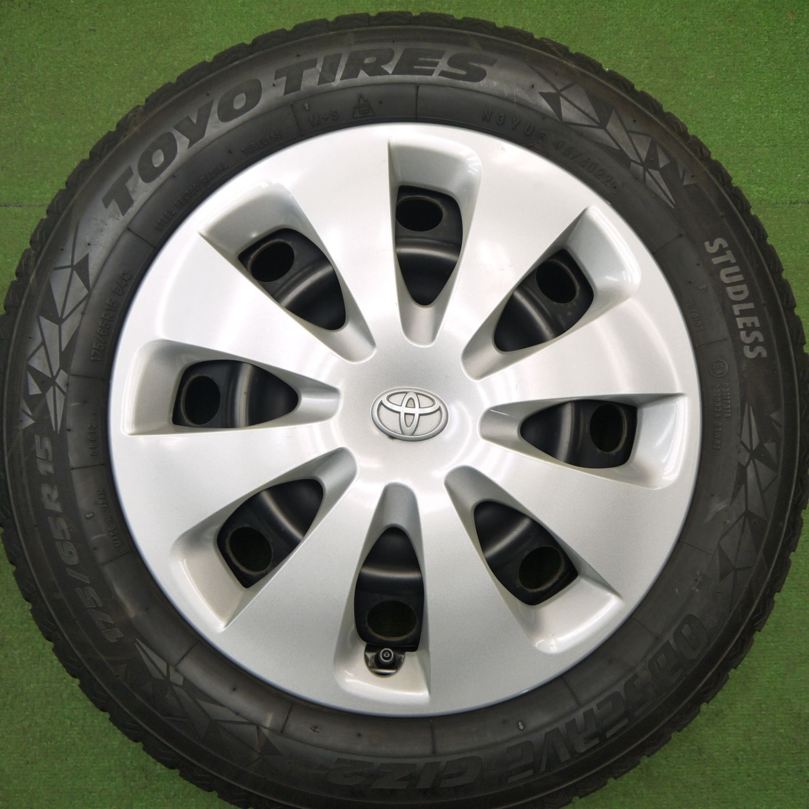 アクアG's純正195/40R17インチスタッドレスヨコハマ23年製バリ溝4本