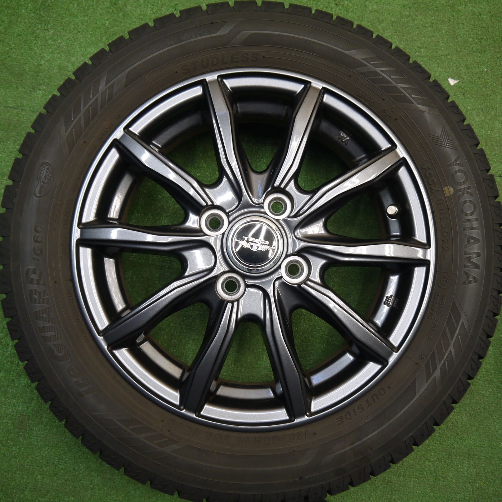 バリ溝！22年！キレイ！8.5分☆スタッドレス 165/65R14 ヨコハマ