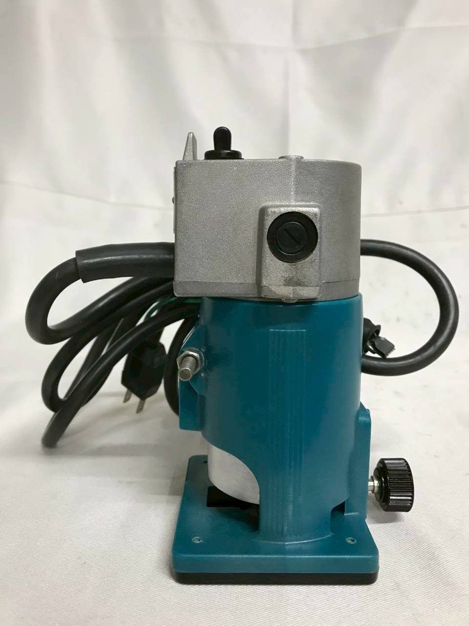 【北見市発】マキタ makita トリマ 3700 緑 電動工具 DIY (D6690aykYM) 北見市発】マキタ makita トリマ 3700 緑 電動工具 DIY 【公式通販】