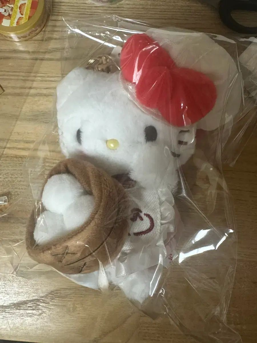 上海ハローキティシェフキーホルダー 新品 - メルカリ