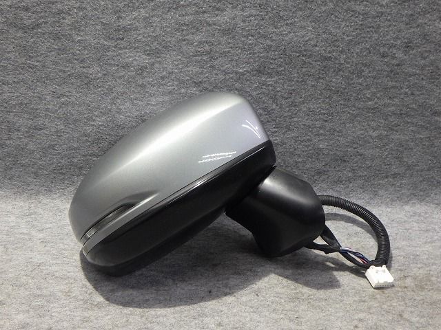 フィット 右ドアミラー GP5/6 カラーNH823M 9P ホンダ 251226276 中古