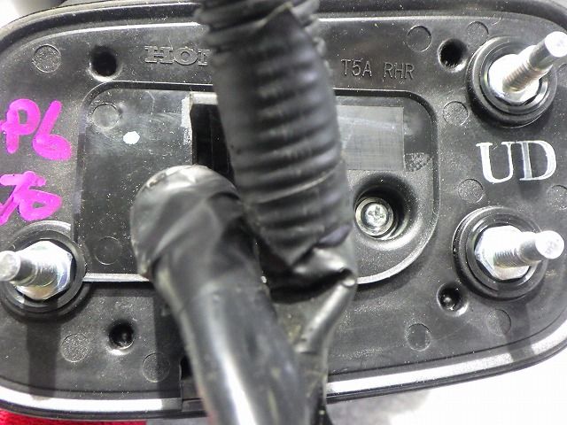 フィット 右ドアミラー GP5/6 カラーNH823M 9P ホンダ 251226276 中古 フィット 右ドアミラー GP5/6 カラーNH823M 9P ホンダ 251226276 中古