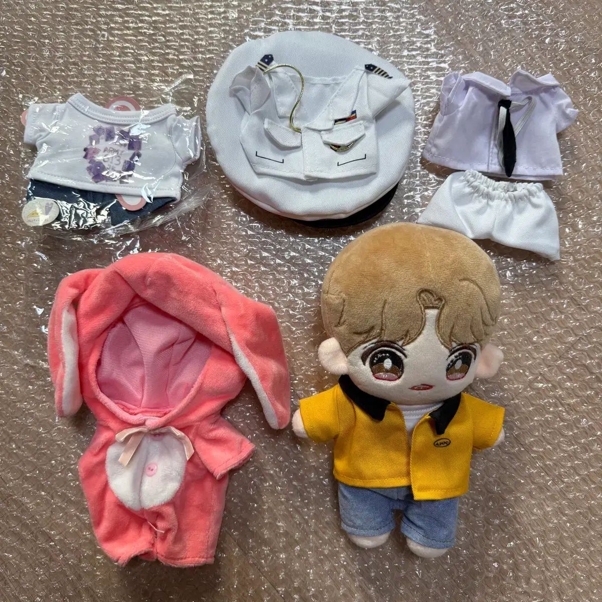 BTS ジョングク 20cm ぬいぐるみ 人形服 セット まとめ売り - メルカリ