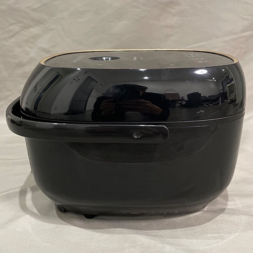 Panasonic IH炊飯器 3.5合 2024年製　備長炭釜SR-KT060 2023年製】Panasonic SR-KT060 IHジャー炊飯器（3.5合）備長炭釜