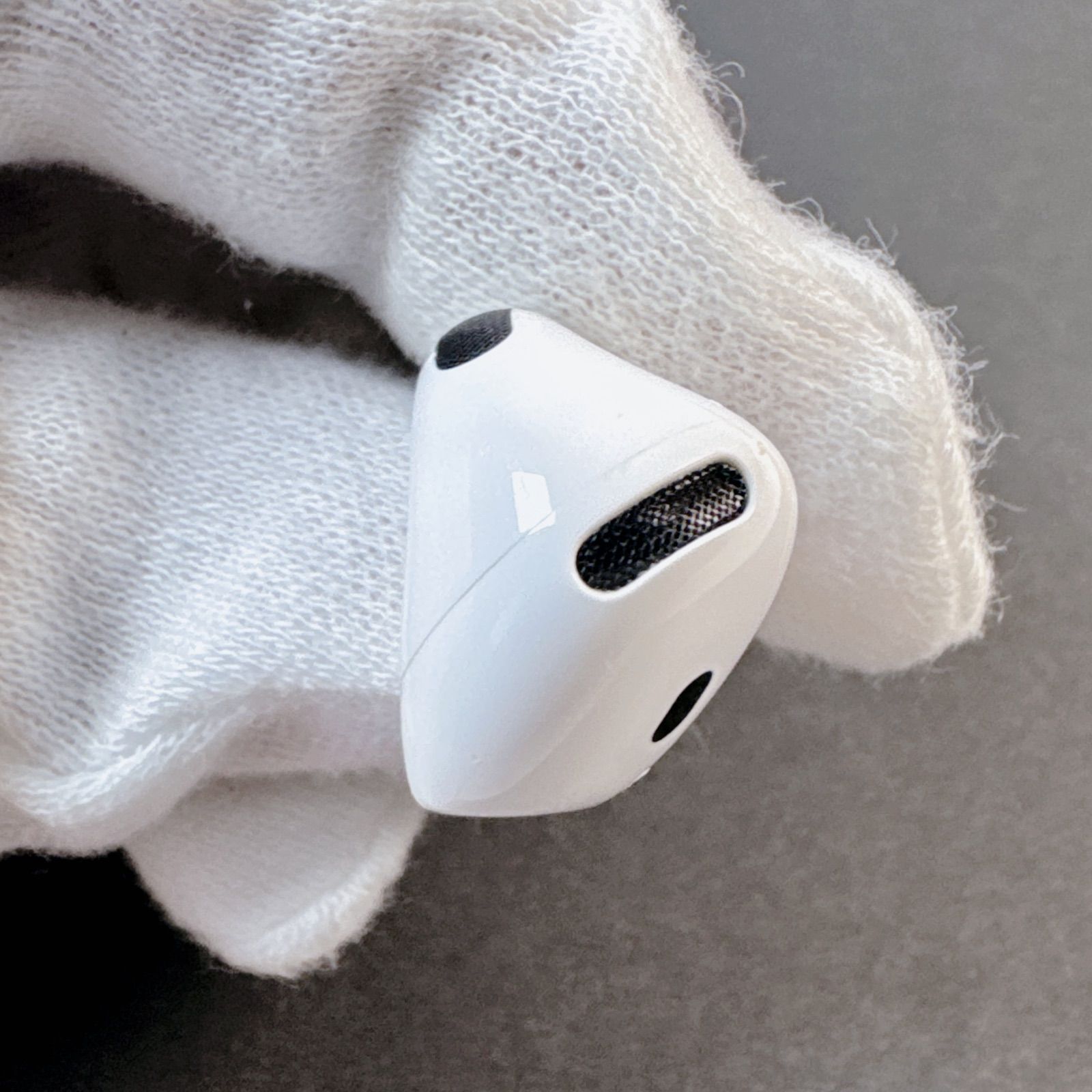 AirPods エアポッズ 第4世代 右イヤホン A3050 ANC非対応 Apple 純正