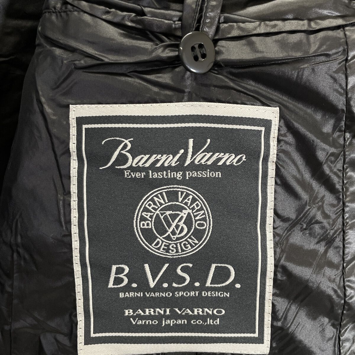 BARNI VARNO バーニヴァーノ ﾌﾞﾗｯｸ ﾀﾞｳﾝｼﾞｬｹｯﾄ 3L - メルカリ