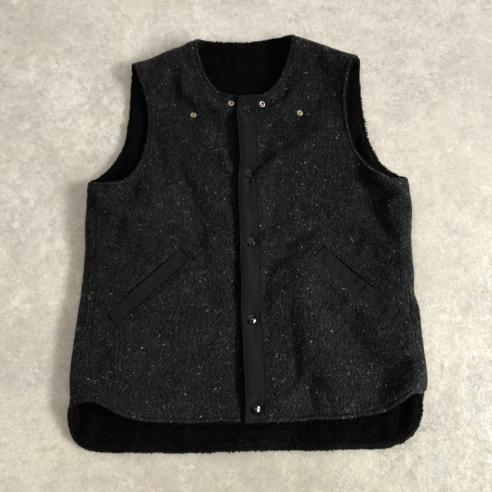 SASSAFRAS リバーシブル CRAZY GARDENER VEST Blanket ブラック ウール