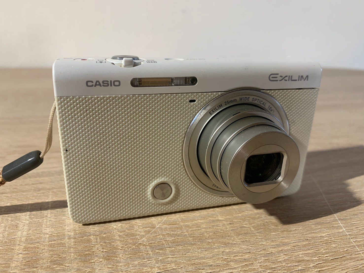 4723 CASIO カシオ EXILIM ZR70 ホワイト デジカメ 4723 CASIO カシオ EXILIM ZR70 ホワイト デジカメ EX-ZR70 | HIGH