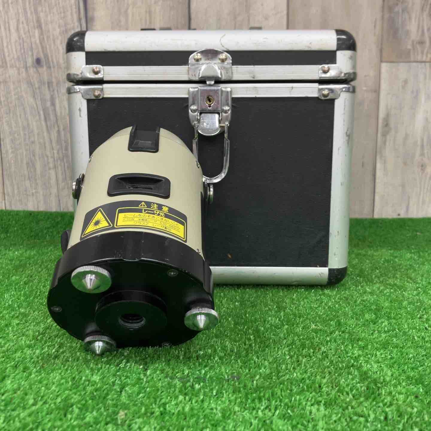 送料含む！【中古品】◇マキタ makita レーザーライナー墨出し器 さげ