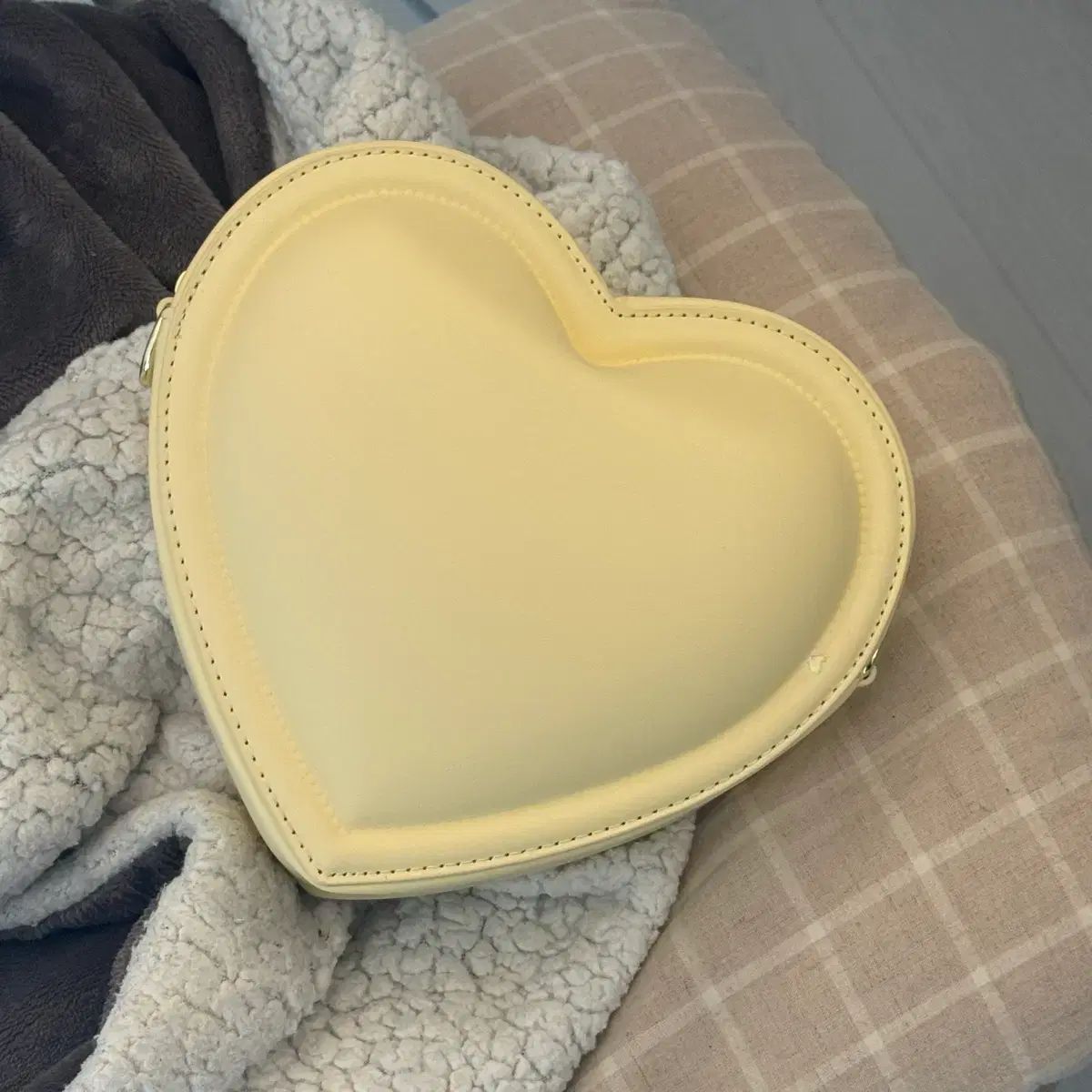 バニライェロー ハート ミニ クロスバック - メルカリ