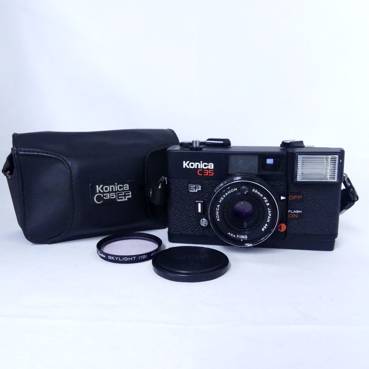 昭和レトロ】Konica C35 フィルムカメラ 38mm F2.8 Konica C35 昭和レトロ】Konica C35 フィルムカメラ 38mm F2.8 Konica C35