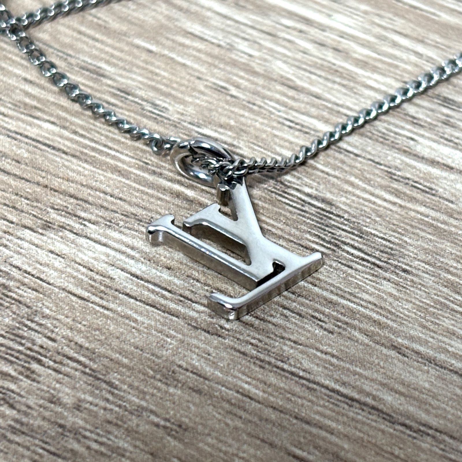 LOUIS VUITTON ルイヴィトン LV ネックレス リングモチーフ M62485 
