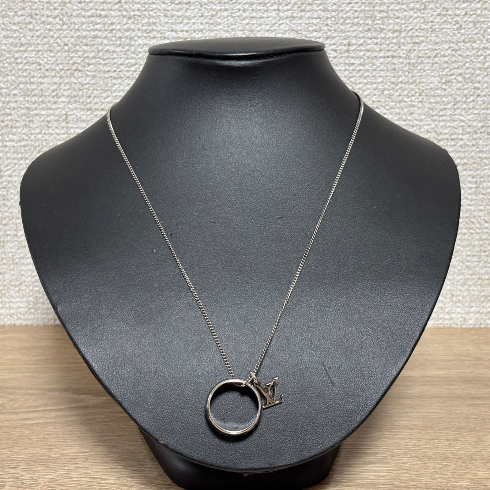 LOUIS VUITTON ルイヴィトン LV ネックレス リングモチーフ M62485