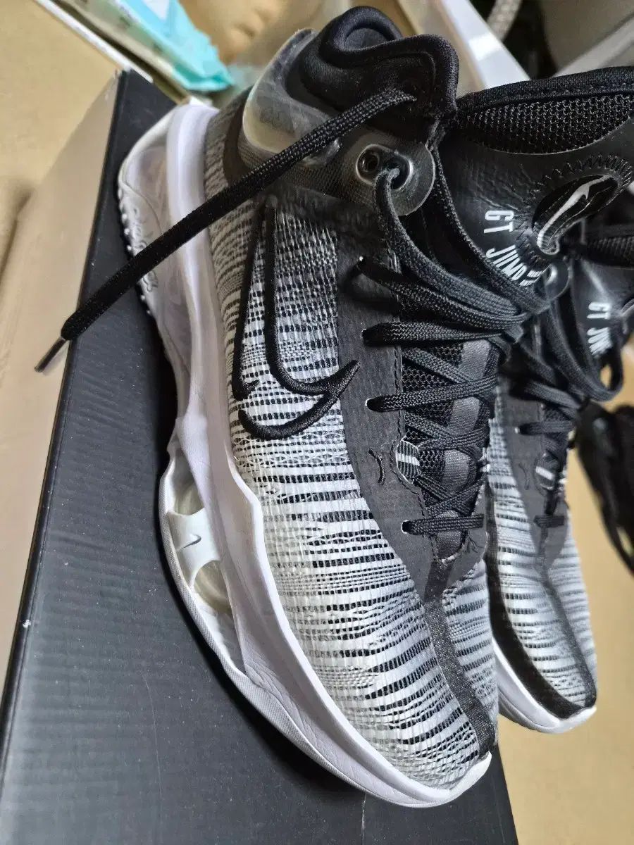 285)NIKE バスケットシューズ 販売 2種 出品