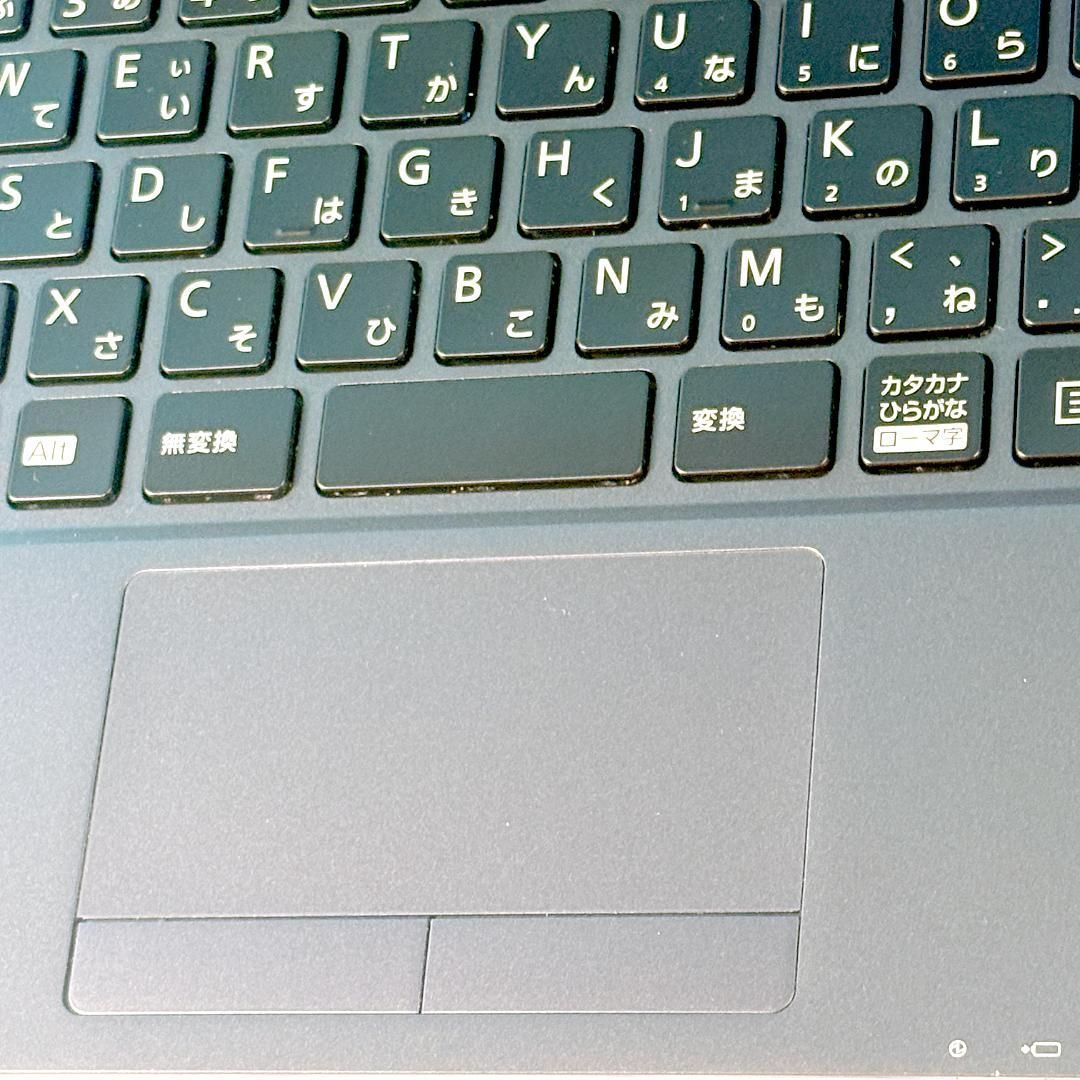 超薄型軽量☆メモリ8GB・SSDで快速☆指紋認証☆Win11☆ノートパソコン