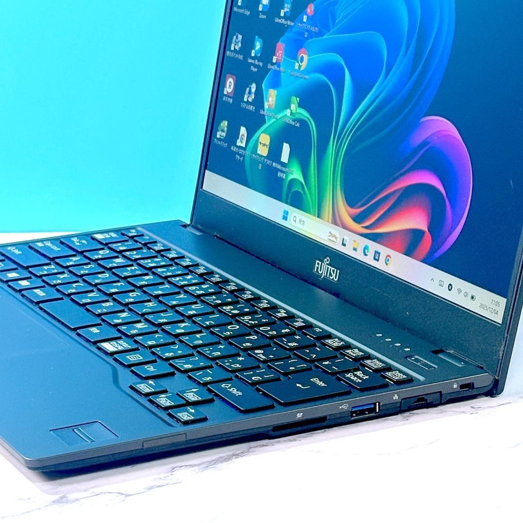 超薄型軽量☆メモリ8GB・SSDで快速☆指紋認証☆Win11☆ノートパソコン