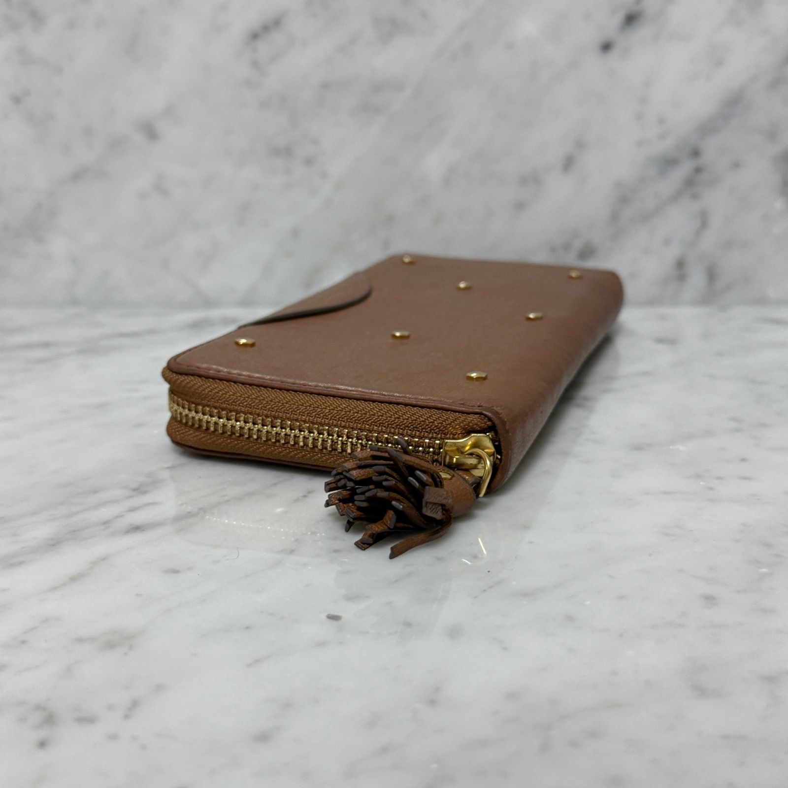 ANYA HINDMARCH アニヤハインドマーチ 長財布 スタッズ 本革 レザー