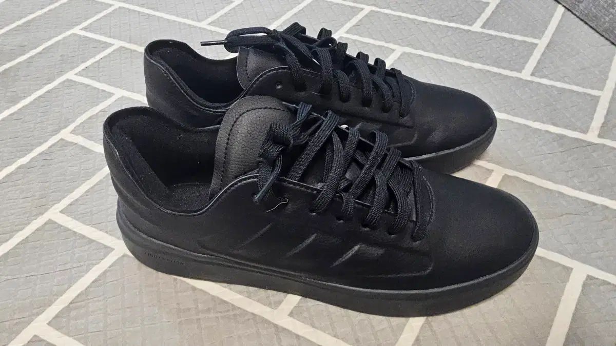 HP HP EliteBook 830 G8 Core i7 1165G7 2.80GHz/16 GB/512 GB(NVMe) 節約  〔1212N65〕