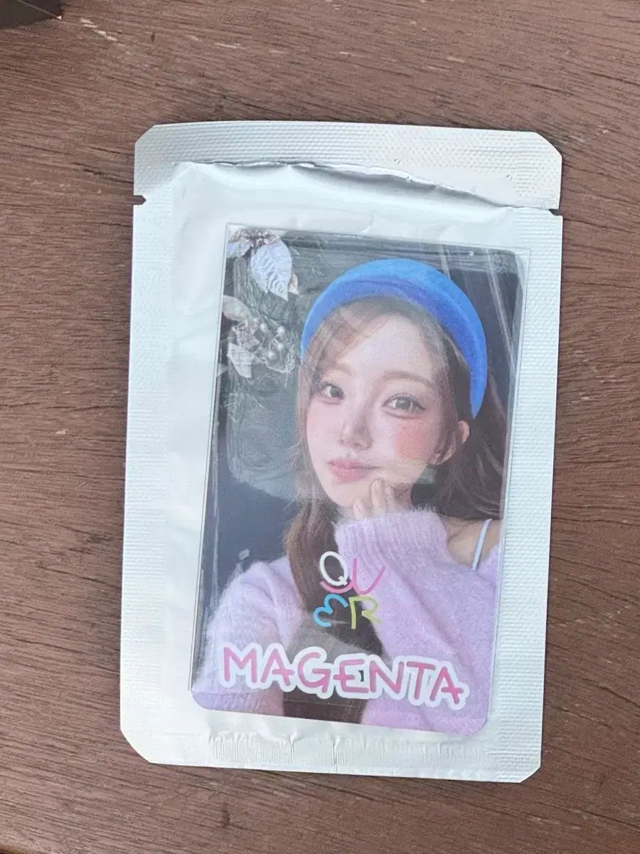 QWER プレイステーション マゼンタ トレカ - メルカリ