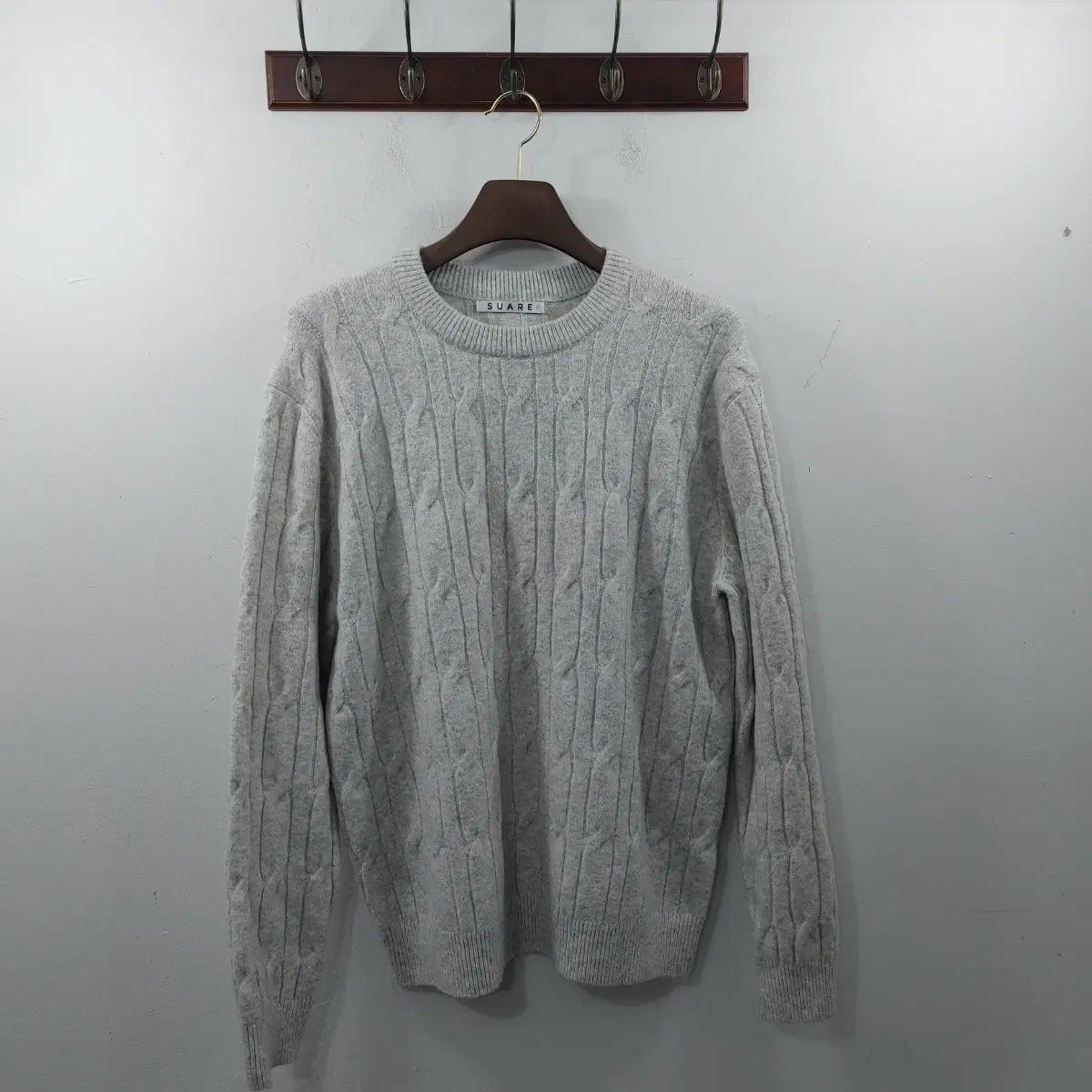 M)メンズ ノワール 白 カラー ニット