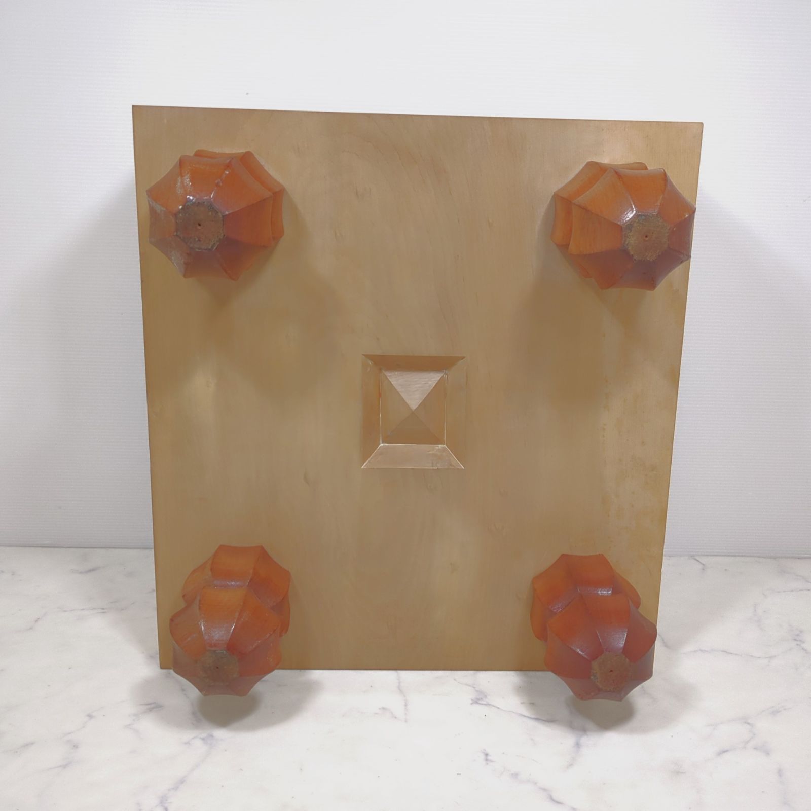 囲碁盤 脚付き 5.6寸 天然木 板目 木裏 へそ付き 蛤碁石 - メルカリ