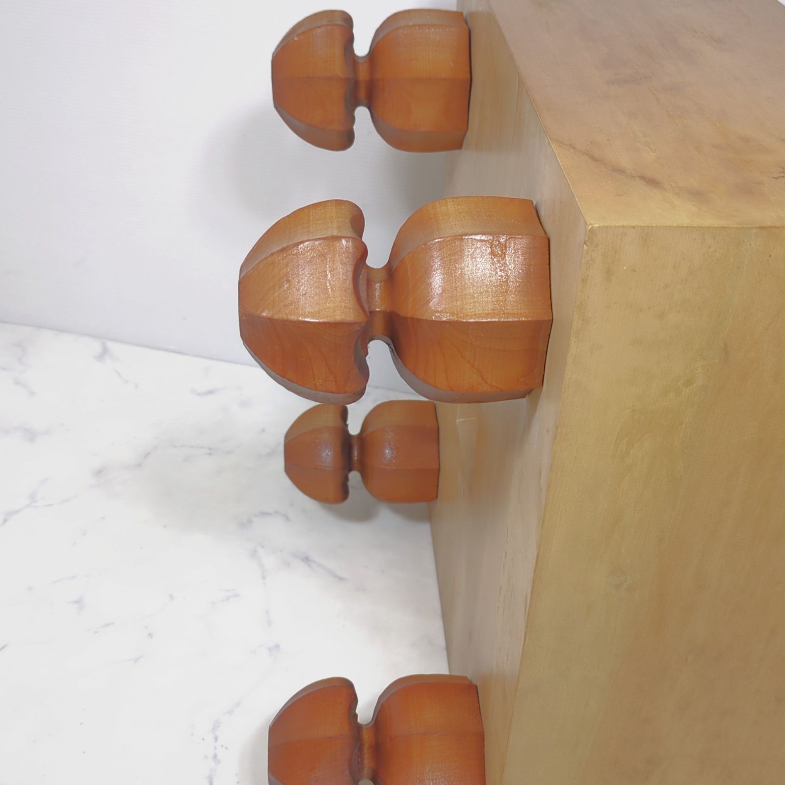 囲碁盤 脚付き 5.6寸 天然木 板目 木裏 へそ付き 蛤碁石 - メルカリ