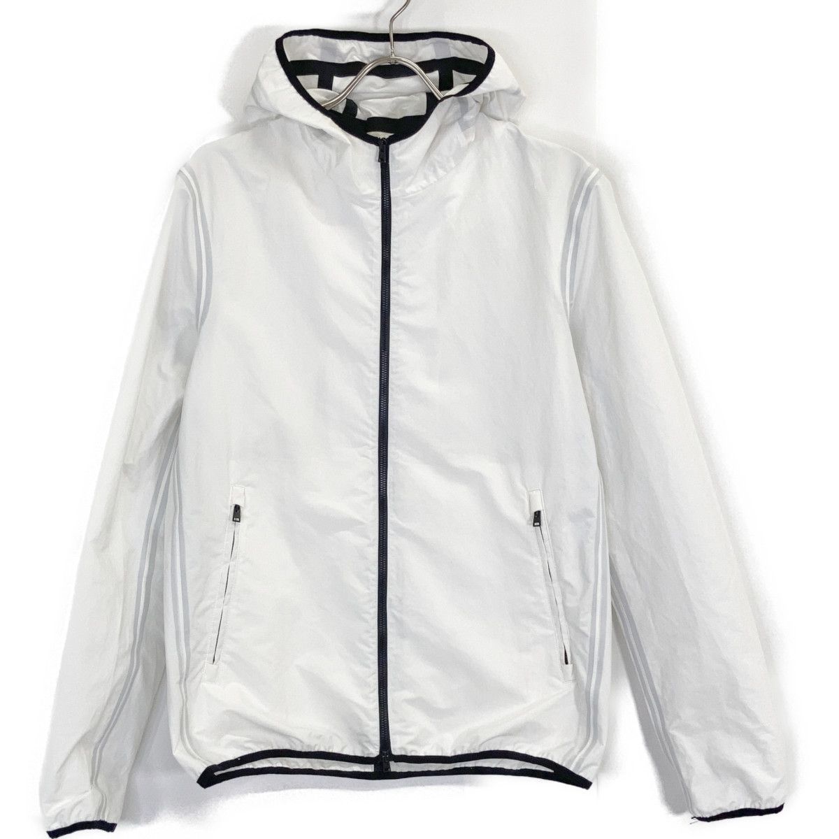 HERNO ヘルノ ﾎﾜｲﾄ ﾅｲﾛﾝ ｼﾞｯﾌﾟｱｯﾌﾟﾊﾟｰｶｰ 48 HERNO ジップアップ 