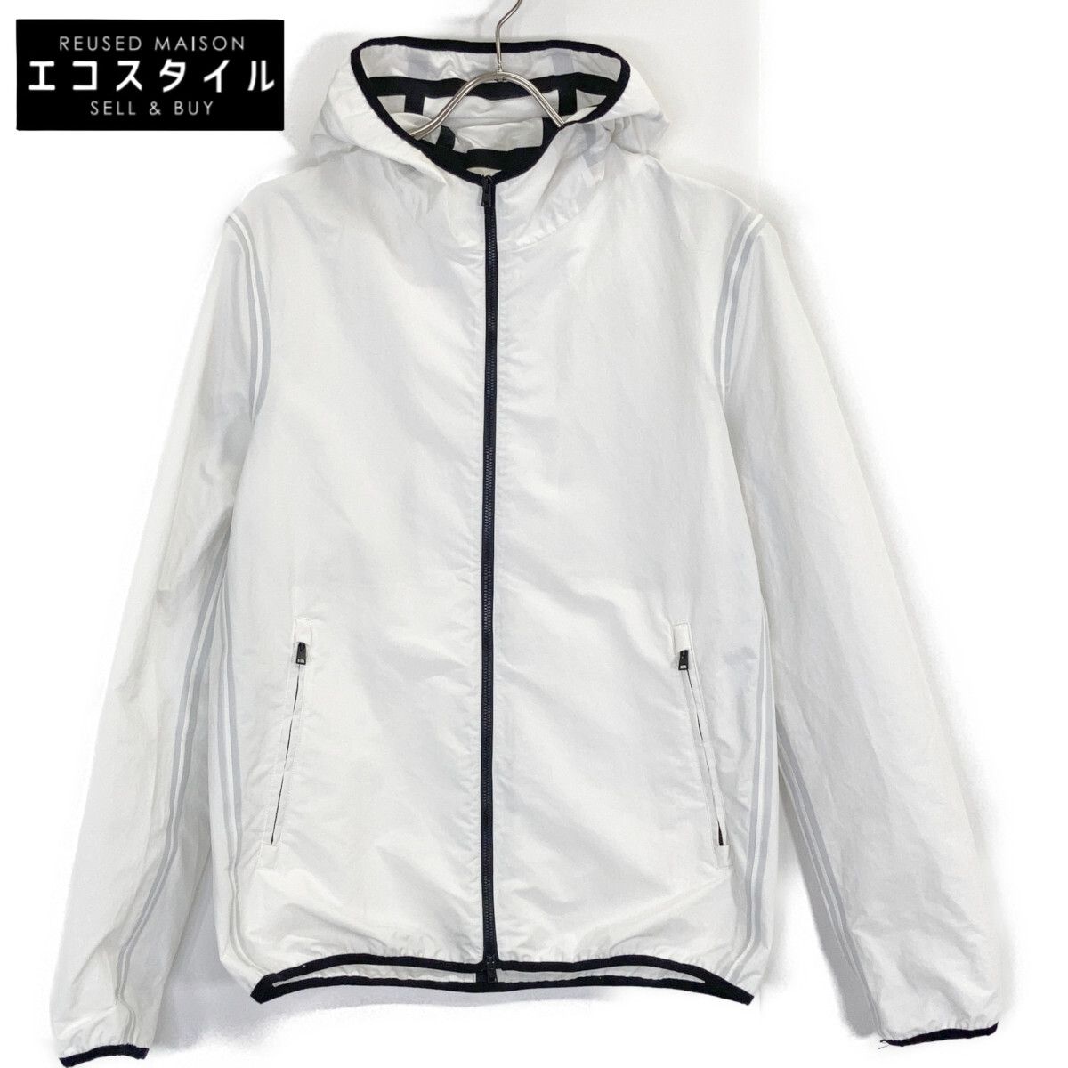 HERNO ヘルノ ﾎﾜｲﾄ ﾅｲﾛﾝ ｼﾞｯﾌﾟｱｯﾌﾟﾊﾟｰｶｰ 48 - メルカリ