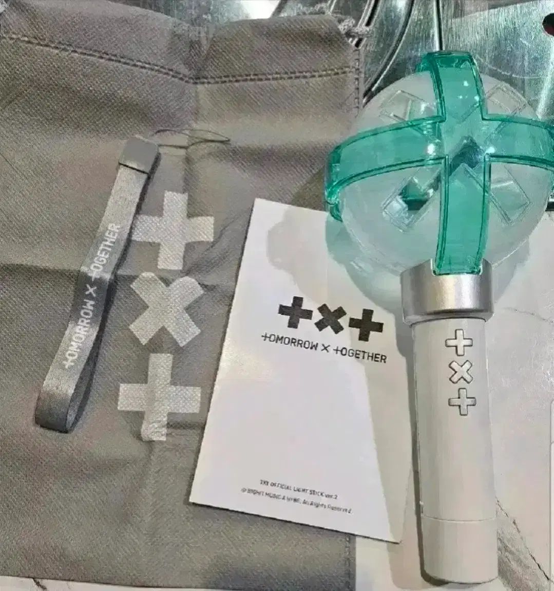 新品) TOMORROW X TOGETHER(TXT) ペンライト Ver 2 + トレカ セット