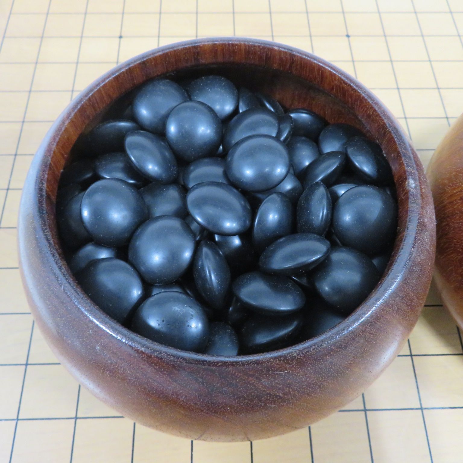 6562☆囲碁盤□碁石(ごいし)と碁笥(ごけ)セット□へそ有□送料込み